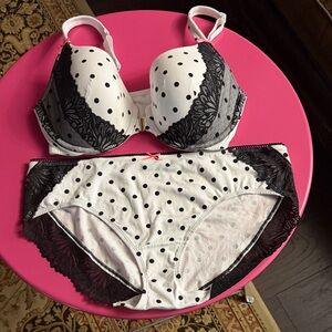 LANE BRYANT CACIQUE 38DD FRONT CLOSE TSHIRT BRA PANTY SIZE 18/20